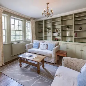 https://ivory-house.tophotelsbath.com
